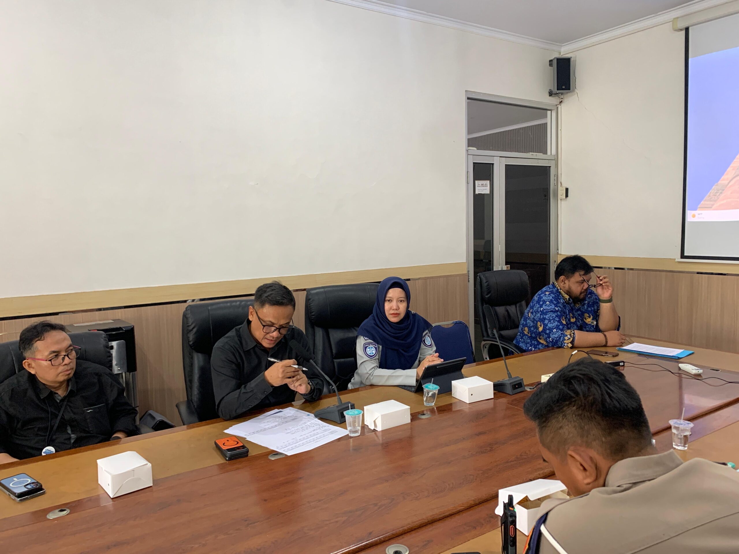 Tingkatkan Kepatuhan Pajak dan Kualitas Layanan, Tim Samsat Induk Haurgeulis Matangkan Persiapan Operasi Khusus dan Gabungan