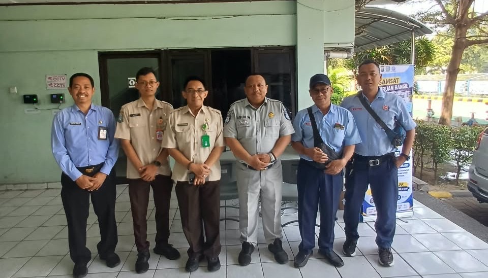 Samsat Salindri Layani Wajib Pajak di PT Indofood Beji Pasuruan